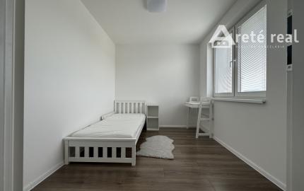 ARETÉ REAL - PREDAJ NÁDHERNÉHO BYTU S DVOMA PARKOVACÍMI MIESTAMI, SLOVENSKÝ GROB, PRI JAZERE