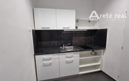 Areté real - Prenájom prevádzkového priestoru, vhodného na služby, resp. administratívu v centre Pezinka, ul. M.R.Štefánika