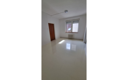 Areté real - Prenájom prevádzkového priestoru, vhodného na služby, resp. administratívu v centre Pezinka, ul. M.R.Štefánika