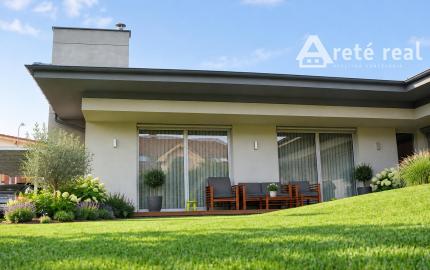 Areté real - Predaj výnimočného autorského bungalovu vo Vinosadoch