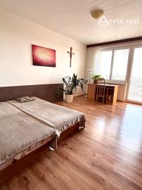 Predaj 4 izbového, slnečného bytu s nezabudnuteľným výhľadom , 3 loggia, lokalita KRAMÁRE, ul. Ladislava Dérera