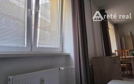 Bývajte v 1,5 izb. byte na Záhradnej ulici+kobka, centrum PK