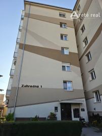 Bývajte v 1,5 izb. byte na Záhradnej ulici+kobka, centrum PK