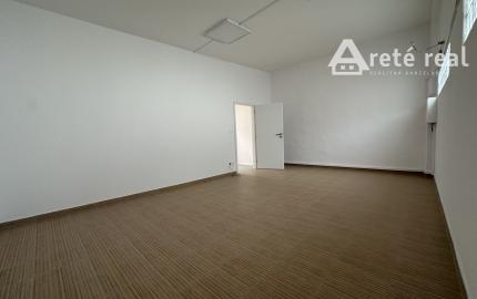 arete.sk - PRENÁJOM KOMERČNÉHO PRIESTORU  S PARKOVANÍM, PEZINOK, MYSLENICKÁ