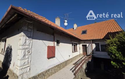 Areté real- Predaj dvojpodlažného rodinného domu s podpivničením v obci Šenkvice