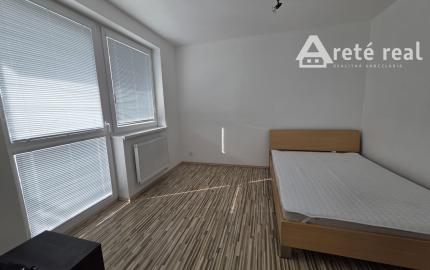 Areté real - Prenájom 1-izbového bytu s balkónom a pekným výhľadom, Svätoplukova ul., Pezinok