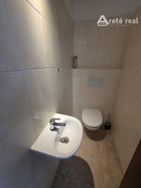 Areté real - Prenájom 1-izbového bytu s balkónom a pekným výhľadom, Svätoplukova ul., Pezinok