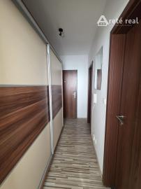 Areté real - Prenájom 1-izbového bytu s balkónom a pekným výhľadom, Svätoplukova ul., Pezinok