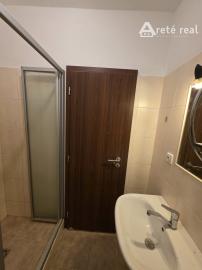 Areté real - Prenájom 1-izbového bytu s balkónom a pekným výhľadom, Svätoplukova ul., Pezinok