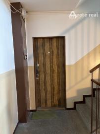 Areté real - Predaj 3-izbového bytu v Modre so zasklenou, zateplenou a vykurovanou loggiou