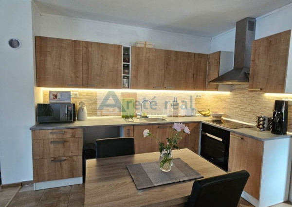 Areté real - Rezervované! Predaj veľmi pekného, zrekonštruovaného rodinného domu  vo výbornej lokalite v Pezinku, ul. Kupeckého