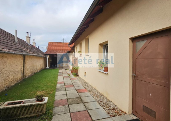 Areté real - Rezervované! Predaj veľmi pekného, zrekonštruovaného rodinného domu  vo výbornej lokalite v Pezinku, ul. Kupeckého