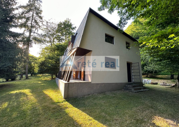 ARETÉ REAL – PREDAJ DVOCH REKREAČNÝCH CHÁT V RADOVEJ ZÁSTAVBE, LIMBACH, MEDVEDIE ÚDOLIE
