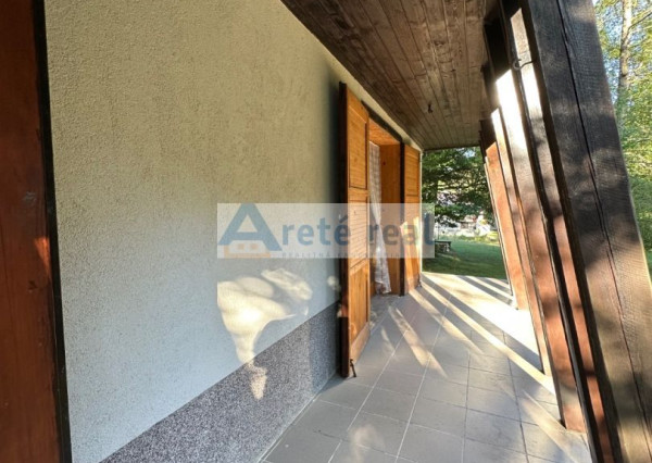 ARETÉ REAL – PREDAJ DVOCH REKREAČNÝCH CHÁT V RADOVEJ ZÁSTAVBE, LIMBACH, MEDVEDIE ÚDOLIE