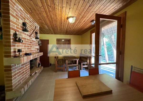 ARETÉ REAL – PREDAJ DVOCH REKREAČNÝCH CHÁT V RADOVEJ ZÁSTAVBE, LIMBACH, MEDVEDIE ÚDOLIE