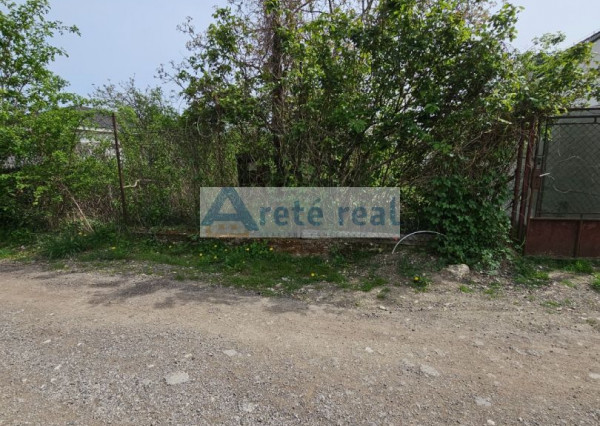 Areté real - Predaj pozemku na stavbu rodinného domu v tichej ulici v obci Horné Orešany