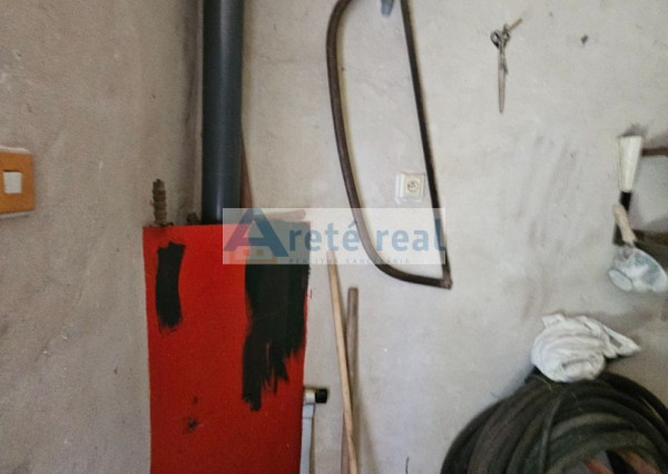 Areté real - Predaj pekného pozemku s rekreačnou chatou v tichej ulici v obci Šenkvice, ul. Agátová