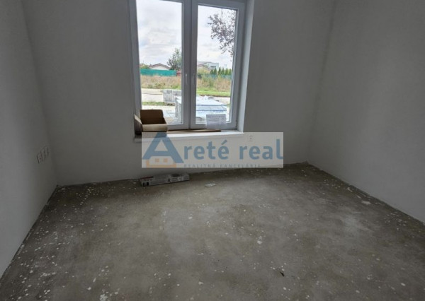 Areté real - Predaj výborne dispozične riešeného 4-izbového  rodinného domu  v dobrej a tichej lokalite v Šenkviciach