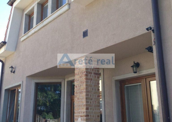 ARETÉ REAL - PREDAJ NÁDHERNÉHO 4-IZBOVÉHO BYTU V CENTRE MESTA, PEZINOK, JESENSKÉHO