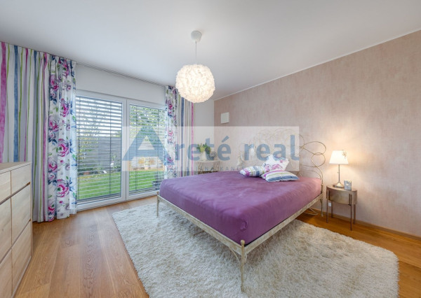 ARETÉ REAL - PREDAJ 2 RODINNÝCH DOMOV ZA CENU JEDNÉHO, SLOVENSKÝ GROB