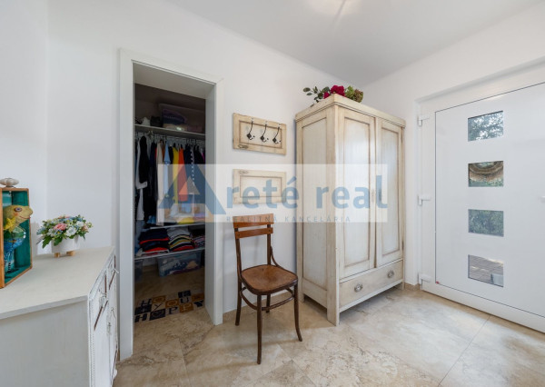ARETÉ REAL - PREDAJ 2 RODINNÝCH DOMOV ZA CENU JEDNÉHO, SLOVENSKÝ GROB