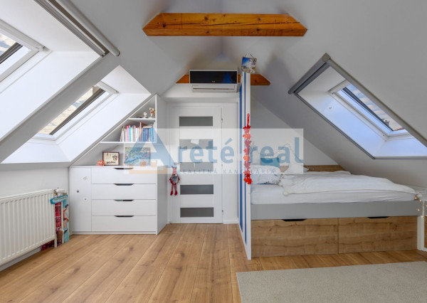 ARETÉ REAL - PREDAJ 2 RODINNÝCH DOMOV ZA CENU JEDNÉHO, SLOVENSKÝ GROB