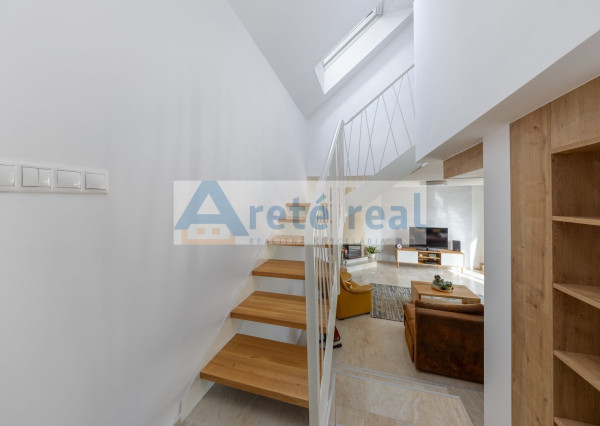 ARETÉ REAL - PREDAJ 2 RODINNÝCH DOMOV ZA CENU JEDNÉHO, SLOVENSKÝ GROB