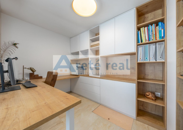 ARETÉ REAL - PREDAJ 2 RODINNÝCH DOMOV ZA CENU JEDNÉHO, SLOVENSKÝ GROB