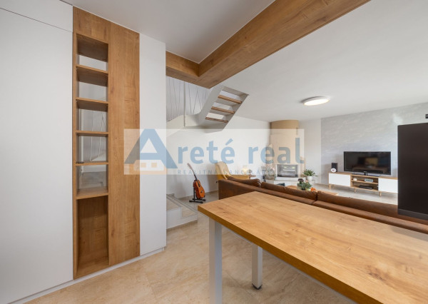 ARETÉ REAL - PREDAJ 2 RODINNÝCH DOMOV ZA CENU JEDNÉHO, SLOVENSKÝ GROB