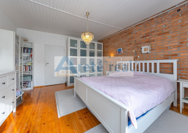ARETÉ REAL - PREDAJ 2 RODINNÝCH DOMOV ZA CENU JEDNÉHO, SLOVENSKÝ GROB