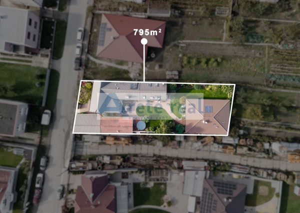 ARETÉ REAL - PREDAJ 2 RODINNÝCH DOMOV ZA CENU JEDNÉHO, SLOVENSKÝ GROB