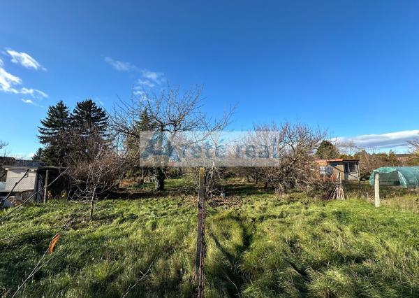 ARETÉ REAL - PREDAJ 3 STAVEBNÝCH POZEMKOV, KRÁĽOVÁ PRI SENCI, MALÝ KRMEŠ