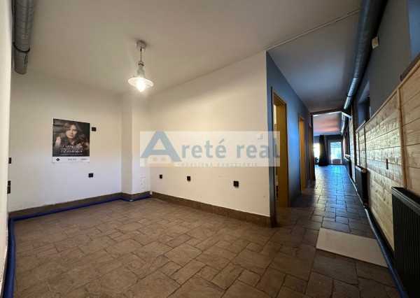 ARETÉ REAL – PREDAJ KOMERČNEJ BUDOVY V CENTRE MESTA, PEZINOK, HRNČIARSKA