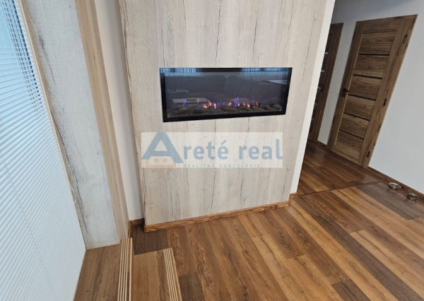 Areté real - Predaj nádherného, nadštandardného, výborne dispozične riešeného 3-izbového bytu s veľkorysou zimnou záhradou a terasou v dobrej lokalite v Slovenskom Grobe, Malý Raj