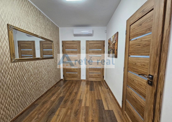 Areté real - Predaj nádherného, nadštandardného, výborne dispozične riešeného 3-izbového bytu s veľkorysou zimnou záhradou a terasou v dobrej lokalite v Slovenskom Grobe, Malý Raj