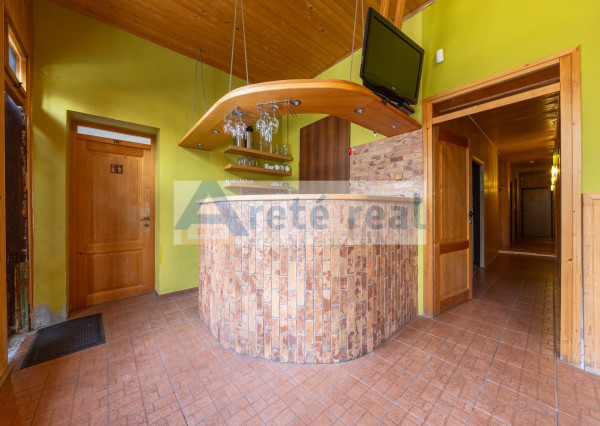 ARETÉ REAL – PREDAJ BUDOVY NA ŠPORTOVÉ A REKREAČNÉ ÚČELY S TROMA CHATKAMI, MODRA, HARMÓNIA