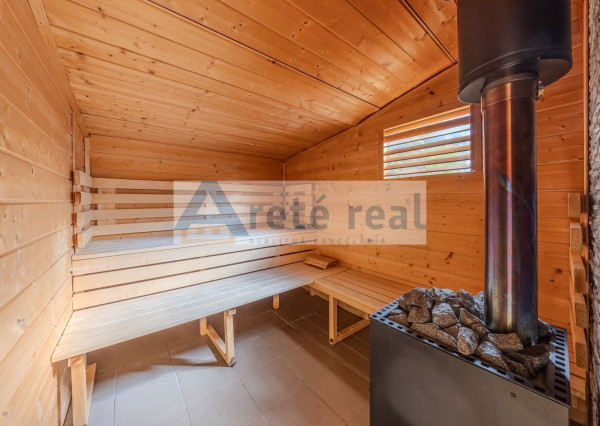 ARETÉ REAL – PREDAJ BUDOVY NA ŠPORTOVÉ A REKREAČNÉ ÚČELY S TROMA CHATKAMI, MODRA, HARMÓNIA