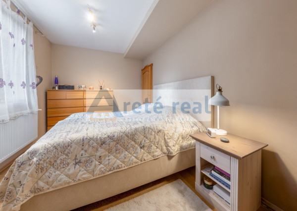 ARETÉ REAL – PREDAJ BUDOVY NA ŠPORTOVÉ A REKREAČNÉ ÚČELY S TROMA CHATKAMI, MODRA, HARMÓNIA