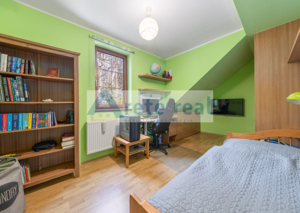 ARETÉ REAL – PREDAJ BUDOVY NA ŠPORTOVÉ A REKREAČNÉ ÚČELY S TROMA CHATKAMI, MODRA, HARMÓNIA