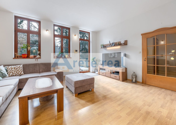 ARETÉ REAL – PREDAJ BUDOVY NA ŠPORTOVÉ A REKREAČNÉ ÚČELY S TROMA CHATKAMI, MODRA, HARMÓNIA