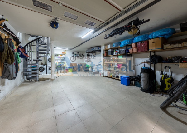 ARETÉ REAL – PREDAJ BUDOVY NA ŠPORTOVÉ A REKREAČNÉ ÚČELY S TROMA CHATKAMI, MODRA, HARMÓNIA