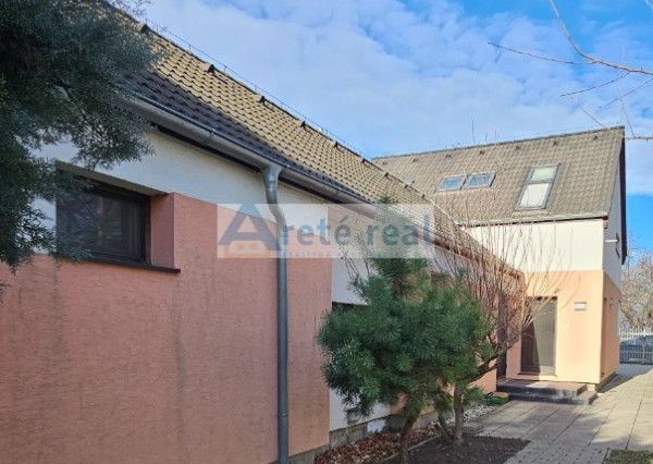 Areté real - Predaj samostatne stojaceho rodinného domu v pokojnej tichej lokalite v obci Nová Dedinka