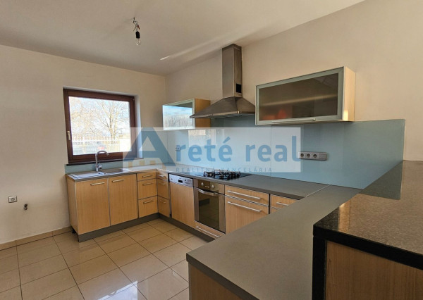 Areté real - Predaj samostatne stojaceho rodinného domu v pokojnej tichej lokalite v obci Nová Dedinka