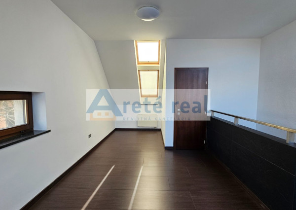 Areté real - Predaj samostatne stojaceho rodinného domu v pokojnej tichej lokalite v obci Nová Dedinka