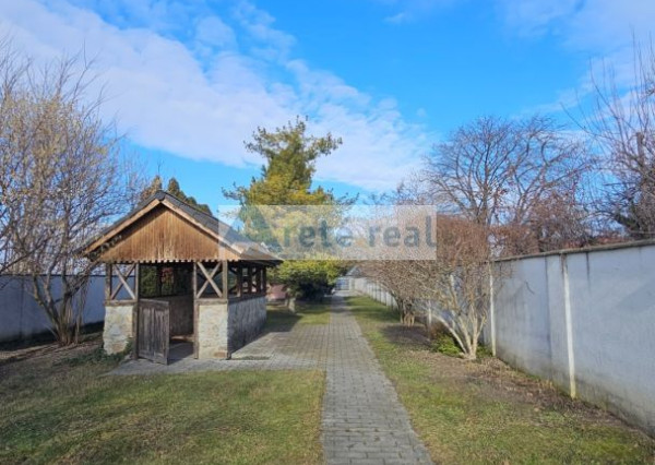 Areté real - Predaj samostatne stojaceho rodinného domu v pokojnej tichej lokalite v obci Nová Dedinka