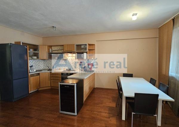 Areté real - Rezervovane! Prenájom veľmi pekného, priestranného 3-izbového bytu s 2 loggiami a garážou, Pezinok, ul. Dona Sandtnera