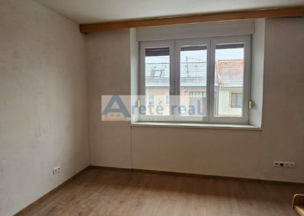 Areté real - Prenájom veľmi pekného, priestranného 3,5-izbového bytu s parkovacím miestom, Pezinok, ul. Cajlanská