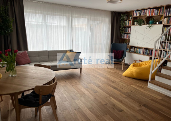 ARETÉ REAL- PRENÁJOM  KRÁSNEHO,KOMPLETNE ZARIADENÉHO 4 IZB.DOMU  V NOVOSTAVBE, 2 PARKOVACIE STÁTIA-VINOSADY