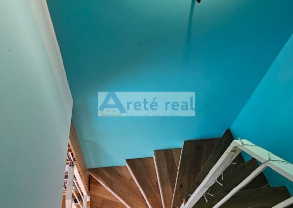 ARETÉ REAL- PRENÁJOM  KRÁSNEHO,KOMPLETNE ZARIADENÉHO 4 IZB.DOMU  V NOVOSTAVBE, 2 PARKOVACIE STÁTIA-VINOSADY