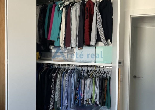 ARETÉ REAL- PRENÁJOM  KRÁSNEHO,KOMPLETNE ZARIADENÉHO 4 IZB.DOMU  V NOVOSTAVBE, 2 PARKOVACIE STÁTIA-VINOSADY